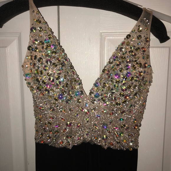 Black and beaded prom dress - Picture 5 of 6